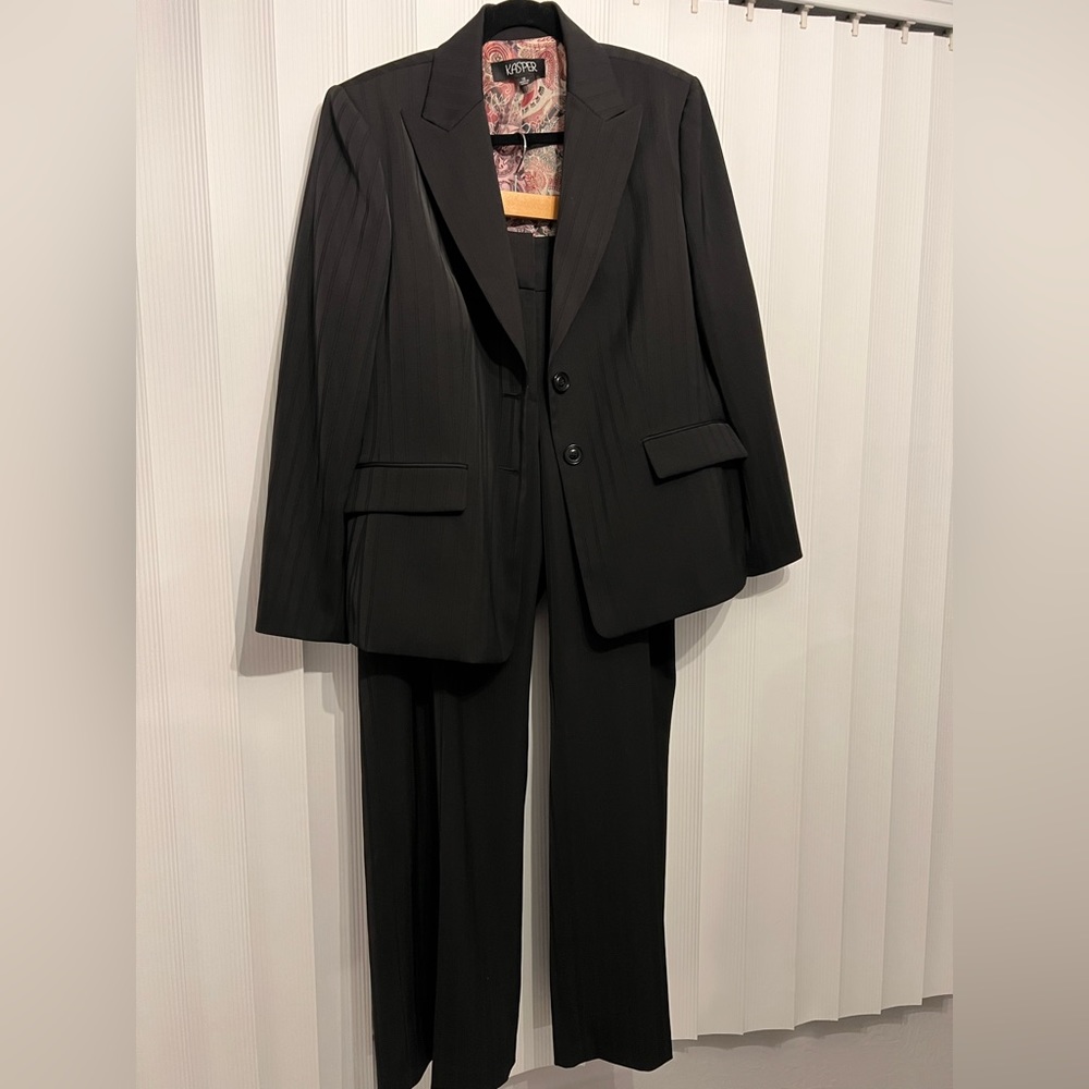 Black Suit Kasper 18